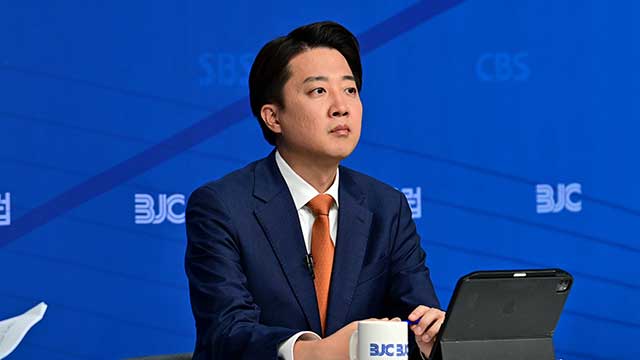 이준석 “이재명 여러 자폭성 발언…왜 그러는지 내일 토론에서 물어볼 계획”