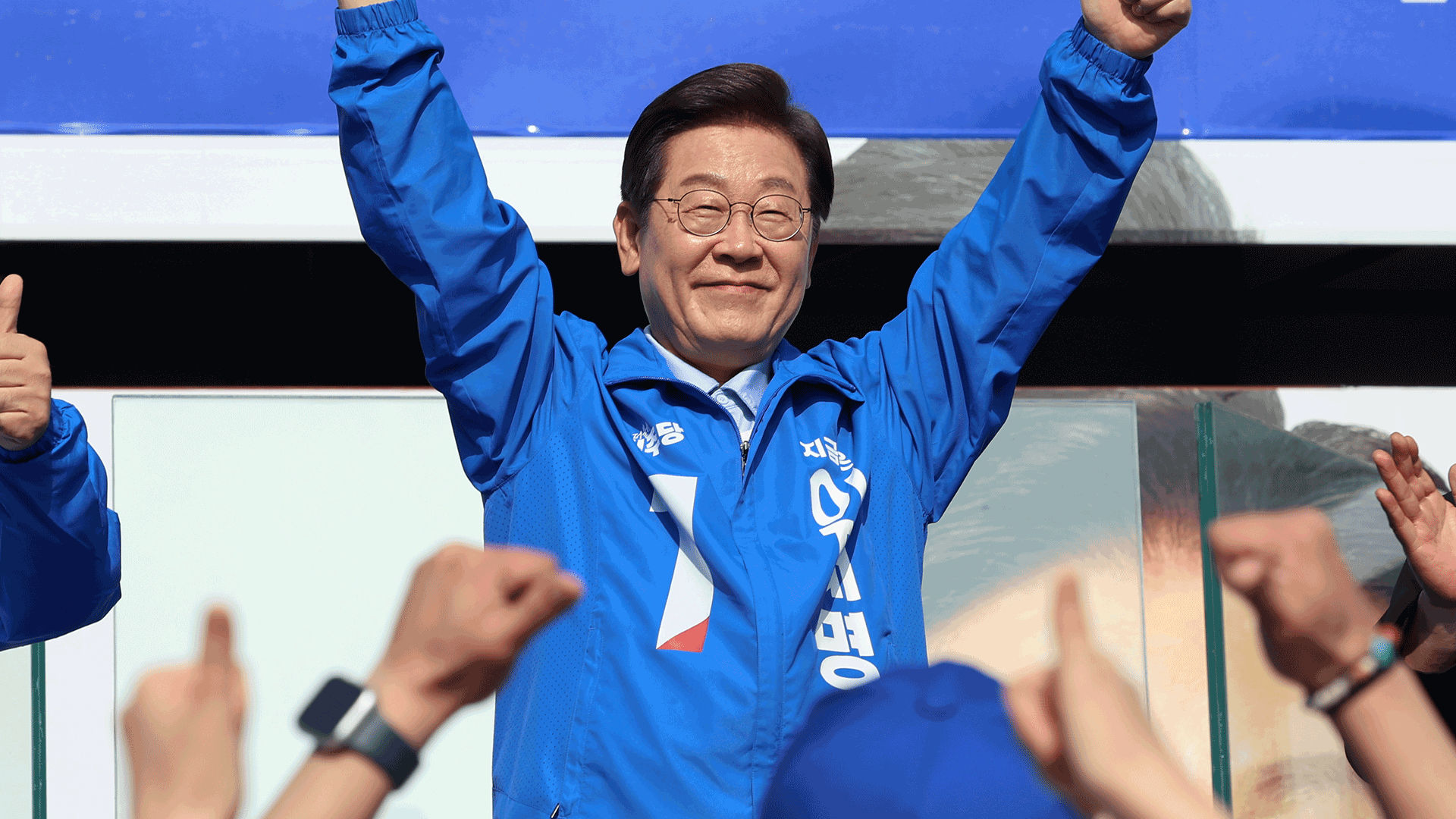이재명, ‘실용외교·첨단 강군’ 외교 안보 공약…청년 표심 공략도