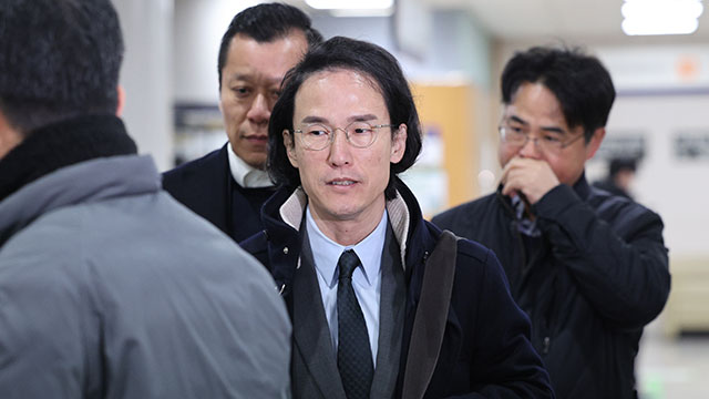 ‘200억대 횡령·배임 혐의’ 조현범 회장 1심 징역 3년…법정구속