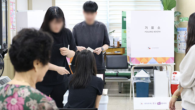 ‘사전투표 포함’ 오후 1시 전국 투표율 62.1%…20대 때보다 0.8%p ↑