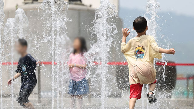 제주 등 비·소나기…내일도 한낮 30도 안팎
