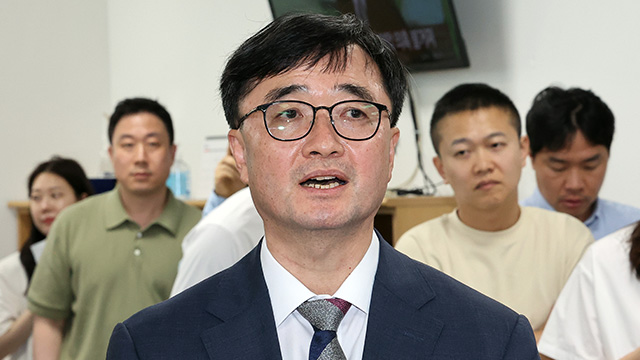 기재부 차관 “추경, 속도감 있게 진행”