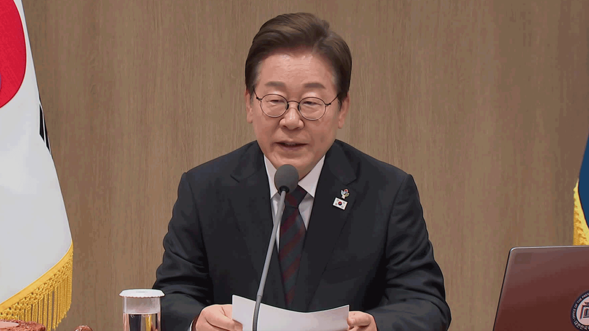 이 대통령 “소모적 적대 행위 중단…남북 대화채널 <br>복구”