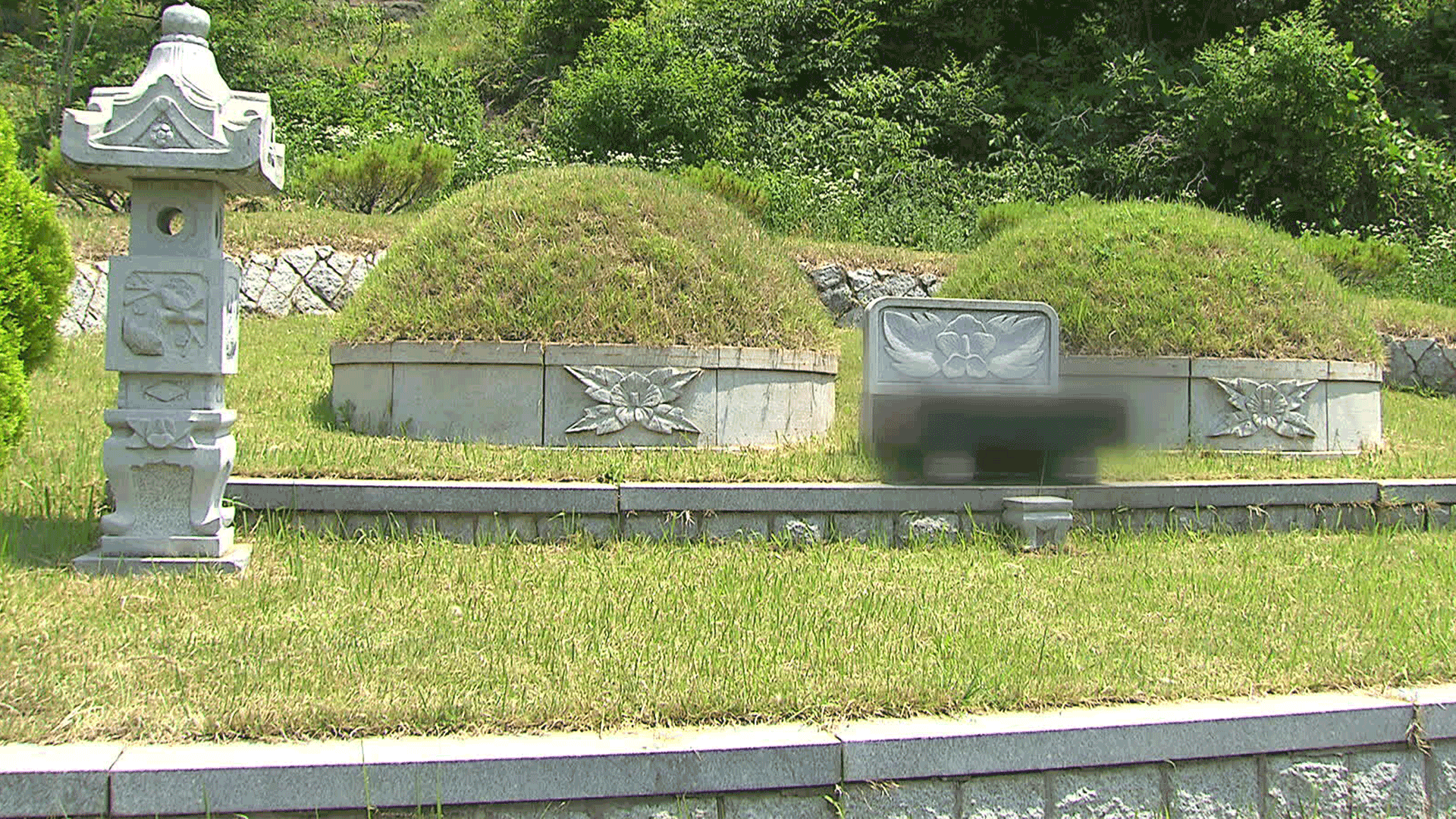2억 원 들인 농로 공사…끝자락엔 현직 군수 부모 묘지