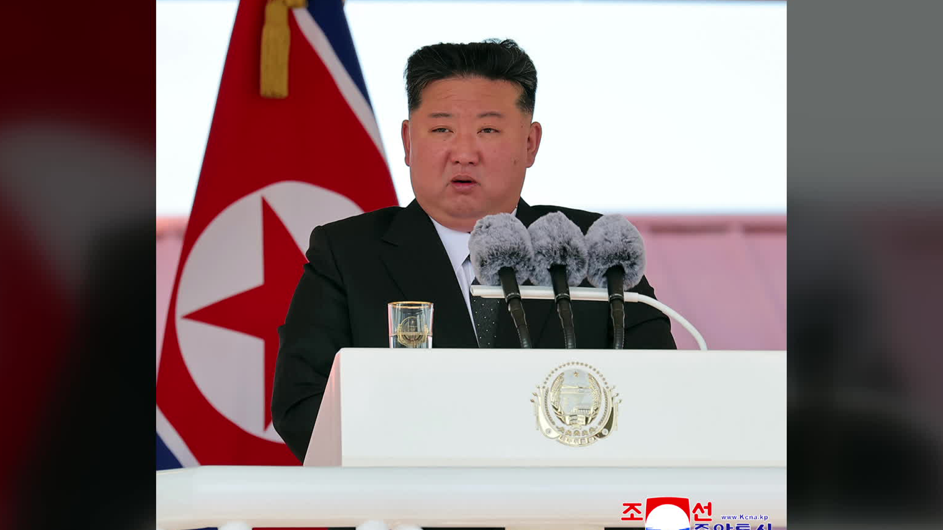 북, 좌초했던 구축함 진수식…“내년 2척 추가 건조”