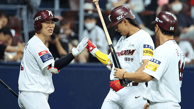 MLB닷컴도 주목한 이정후 VS 김혜성 ‘절친 맞대결’…KBS 15일 중계