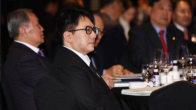 검찰, 방시혁 ‘사기적 부정거래 혐의’ 압수수색 영장 두 번째 반려