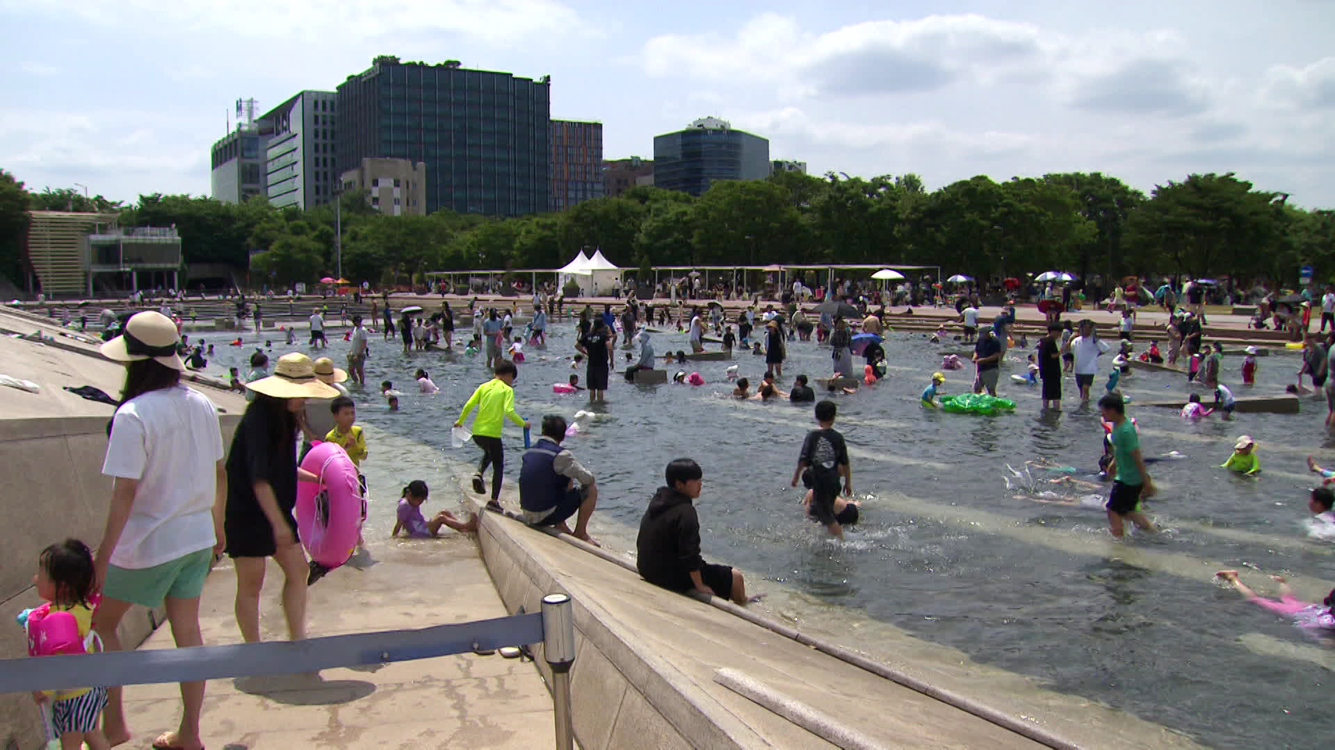 First heatwave warning of the year