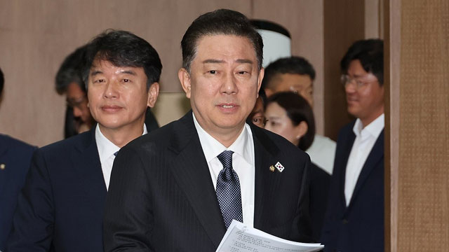 민주 김병기 신임 원내대표, 오늘 현충원 참배…국회의장 접견