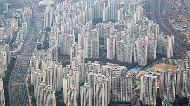서울 아파트 10년 동안 2.5배 상승…격차는 더 벌어져