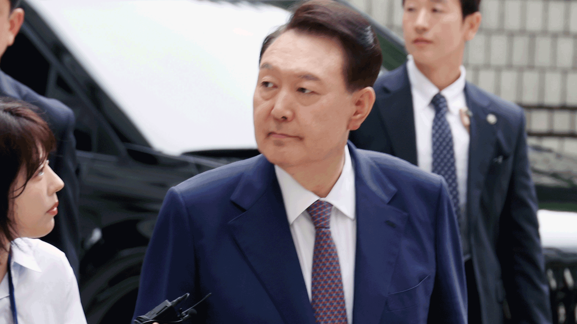 윤, ‘3차 소환’도 불응…경찰, “일과 시간까지 기다릴 것”