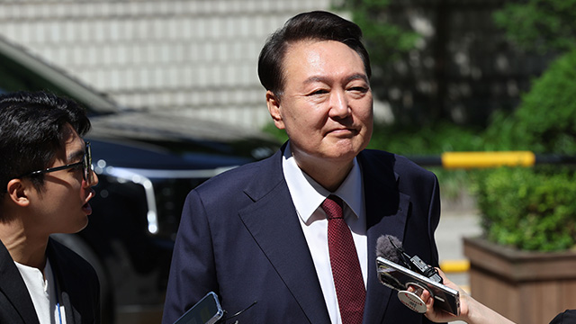 군 장교 “계엄 요건 안 돼”…윤 전 대통령 “근무자 얘기 다 맞는 건 아냐”