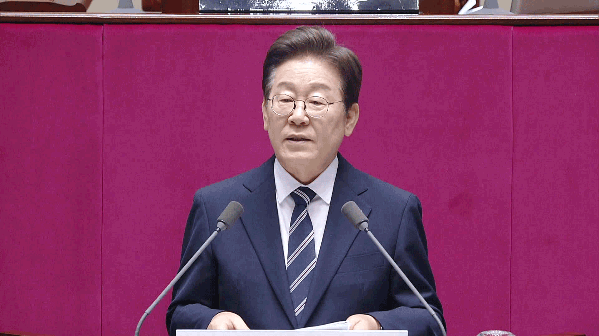 첫 시정연설 이 대통령 “경제 상황 절박, 골든타임 <br>놓치지 말아야”