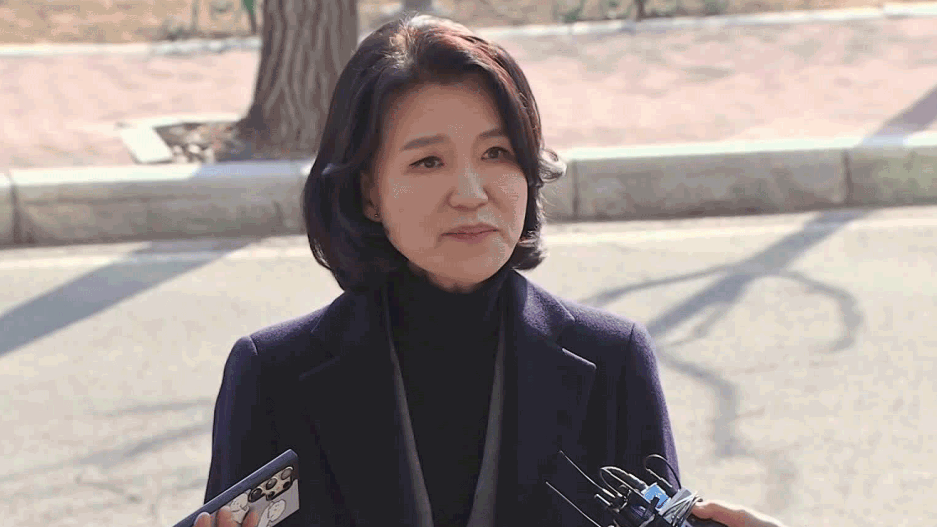 ‘법인카드 의혹’ 이진숙 방통위원장, 경찰 출석