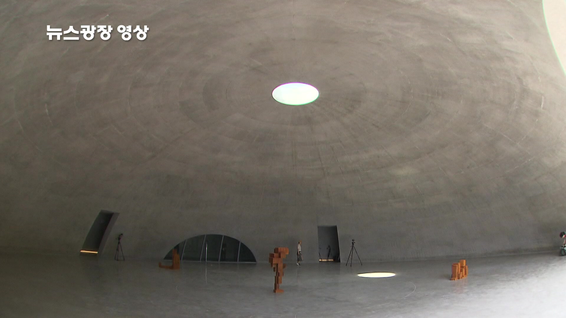 [뉴스광장 영상] ‘곰리X타다오’ 거장의 만남