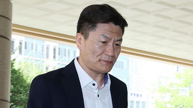 ‘이태원 참사’ 전 용산서장 2심, 특조위 결론 전까지 중지