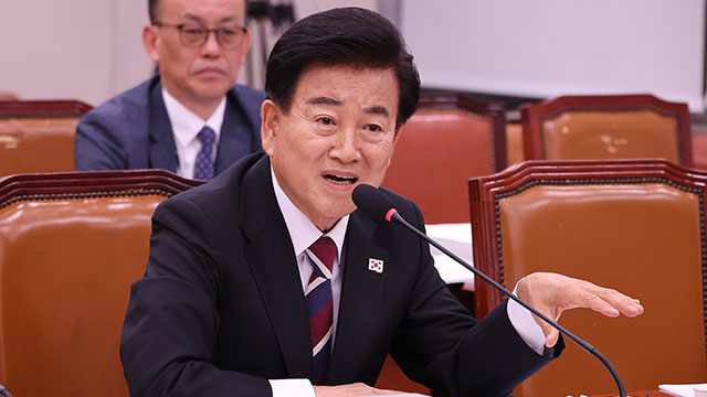 정동영 “북한, 반도체공장 3곳 가동…밀수 반도체로 휴대폰 생산”