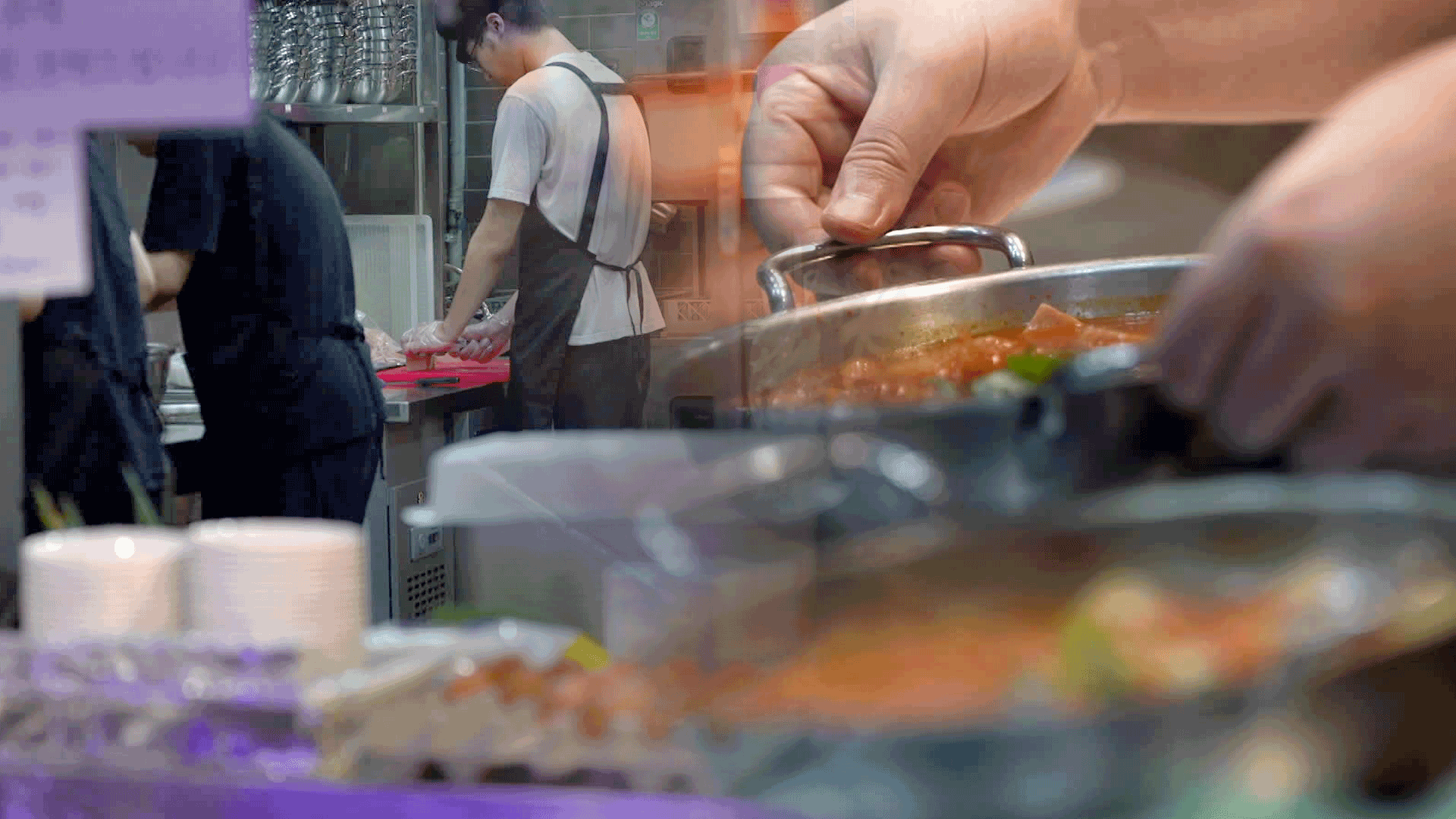 “느려도 괜찮아”…홀로서기 나선 청년들의 김치찌개