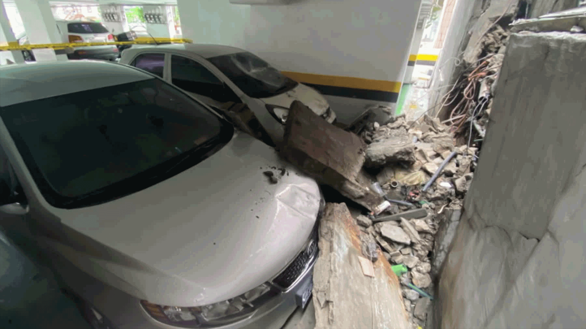 무너지고 잠기고…수도권도 비 피해 잇따라