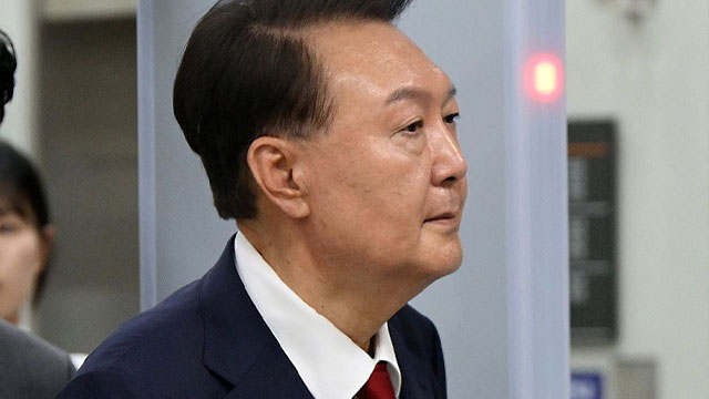 민주, 尹구속기소에 “내란 수괴에 관용 없어야”…국민의힘 “안타깝다”