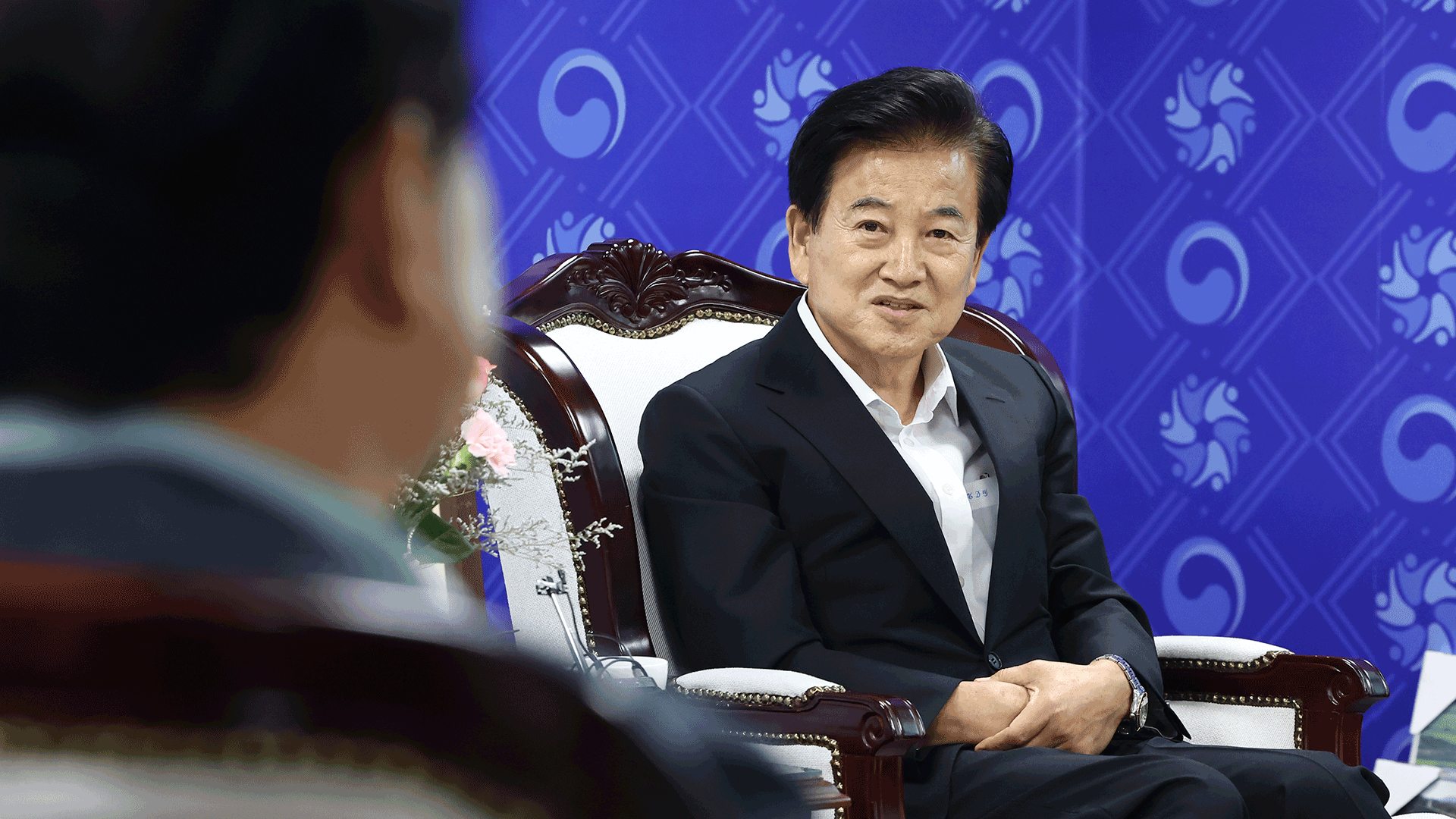 Private contacts with NK allowed