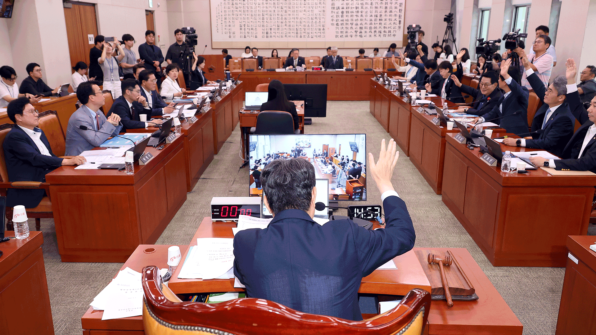국회 법사위, 방송3법·노란봉투법·상법 개정안 여당 주도 통과