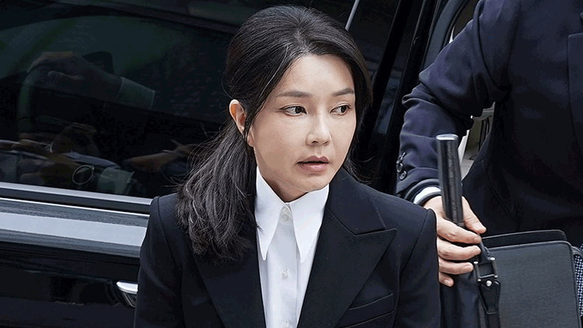 김건희 여사, ‘피의자 신분’ 출석…이시각 특검 사무실