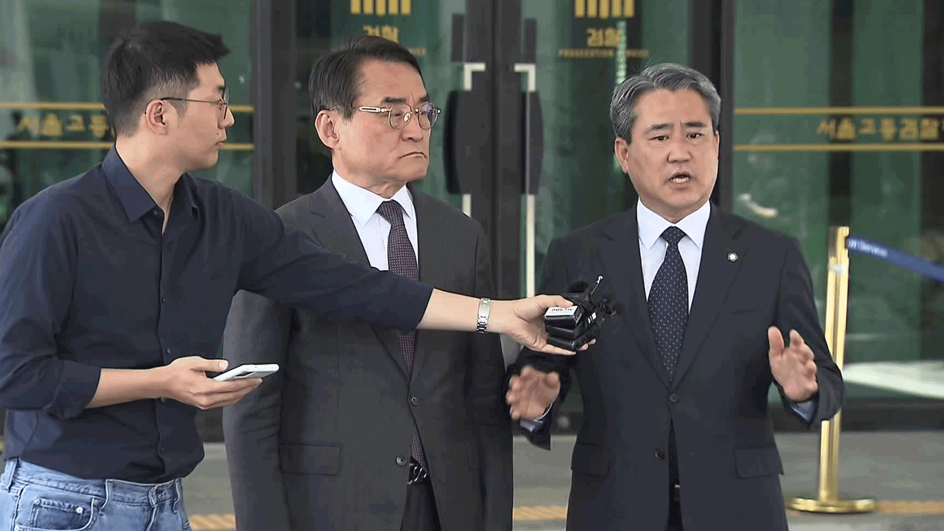 尹 체포영장 집행 재시도 또 불발…“부상 우려”