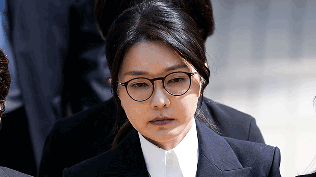 [단독] 김건희 여사 조사 ‘진술거부’…“진보 유튜브 보고 묻냐”