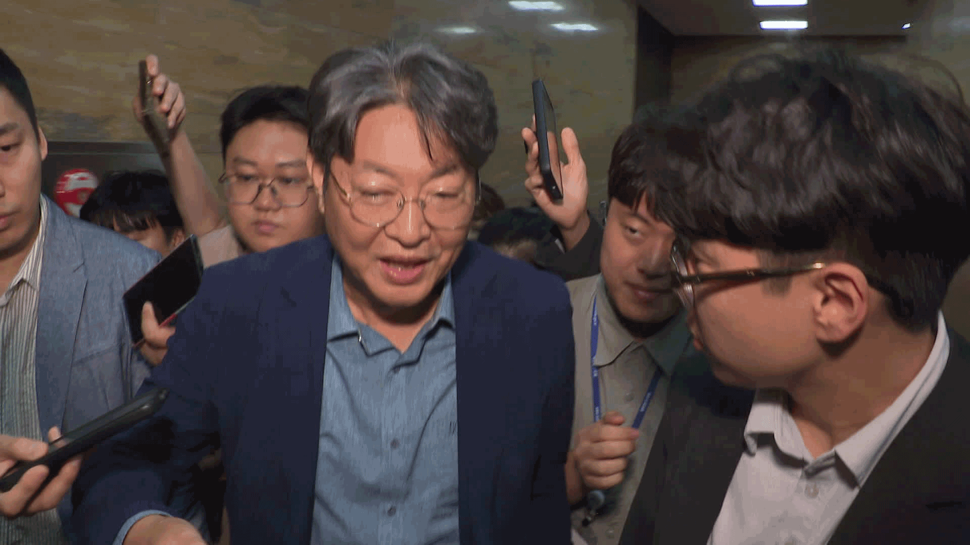 경찰, ‘주식 차명거래’ 의혹 이춘석 소환