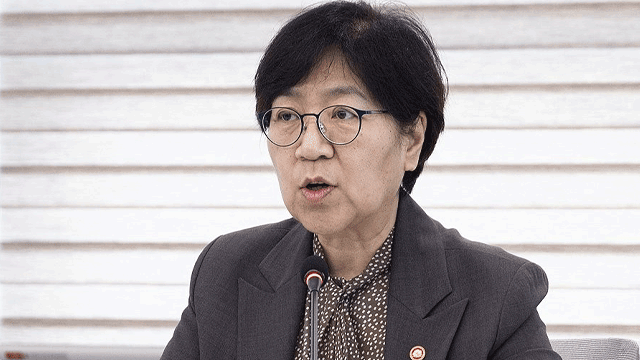 정은경 복지부 장관 “전공의 제대 후 ‘수련연속성 보장’ 검토”