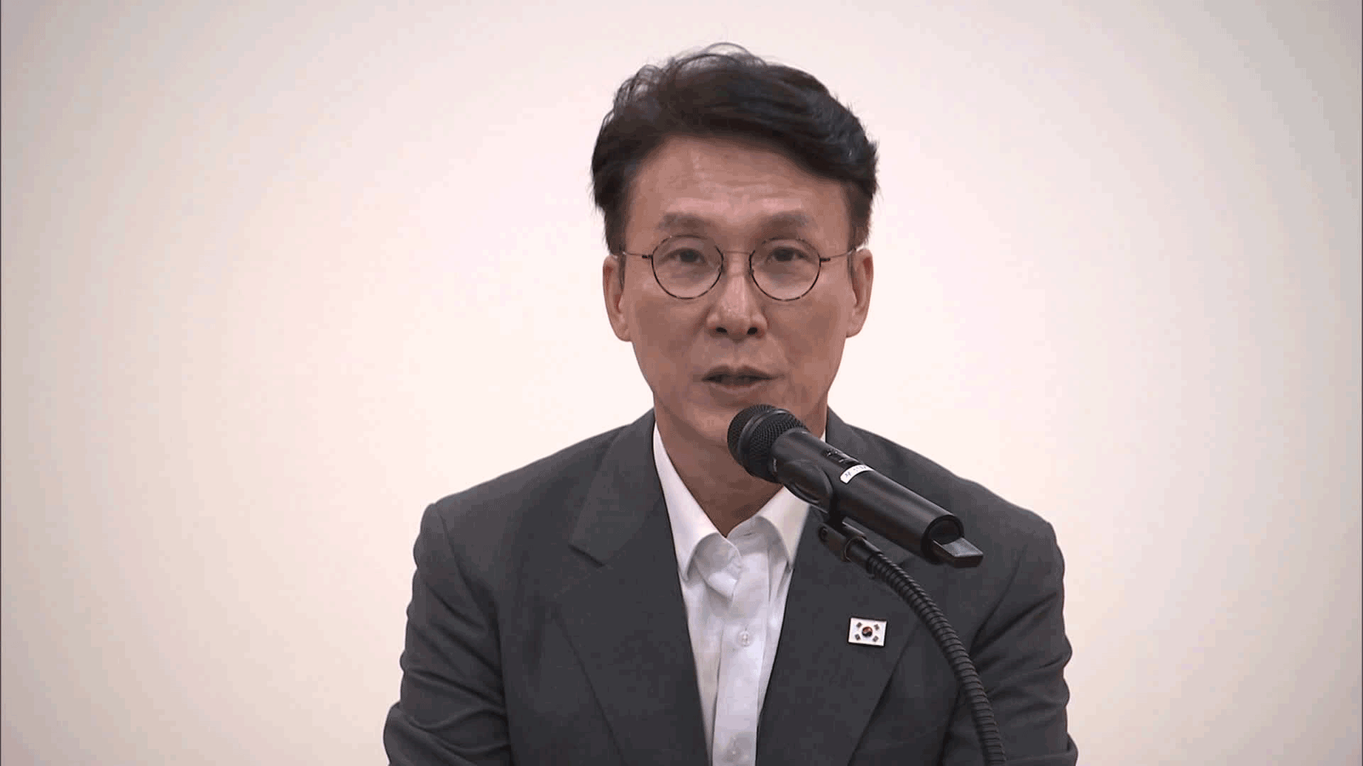 김 총리 “검찰 개혁 흔들림 없어…토론 충분해야”