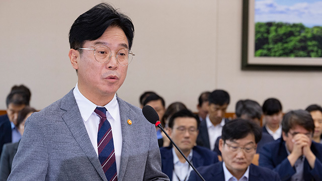 고용장관 “철도사고 발본색원…코레일 일회성 면피 안 돼”