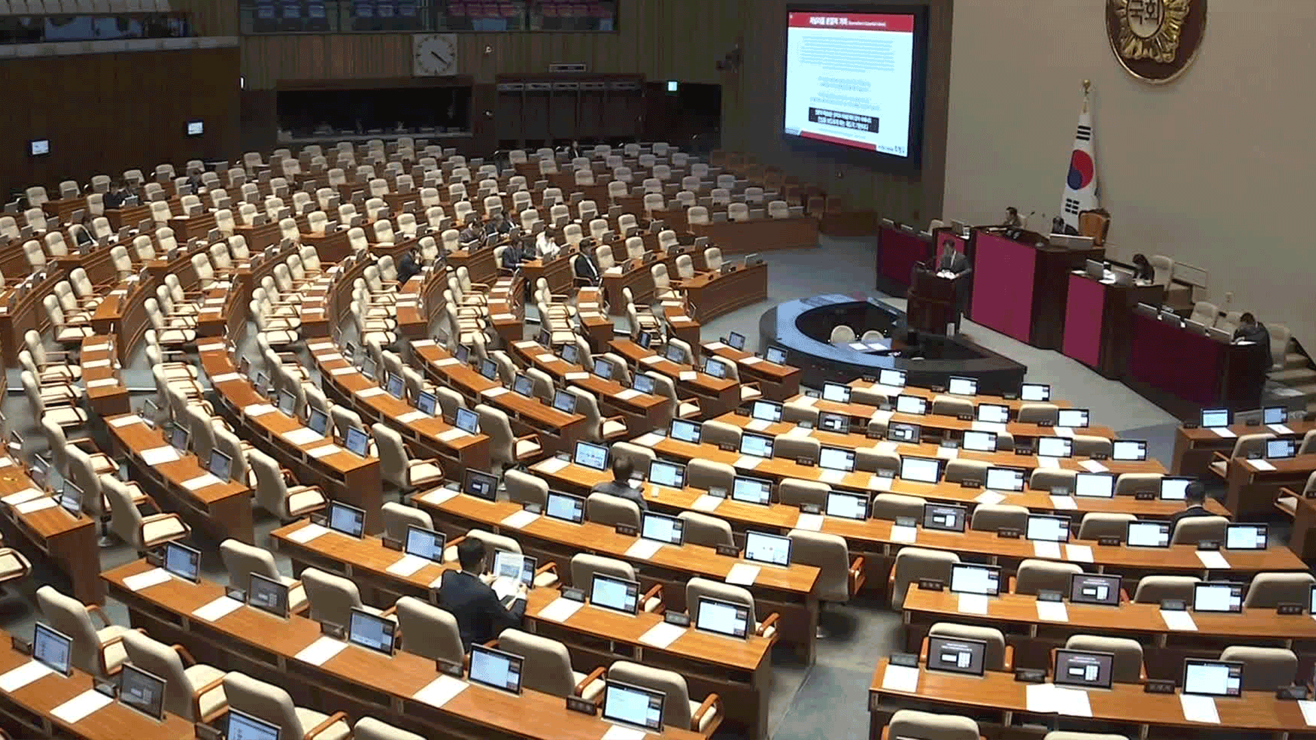EBS법 상정에 2차 필리버스터 돌입… 방문진법, 국회 통과