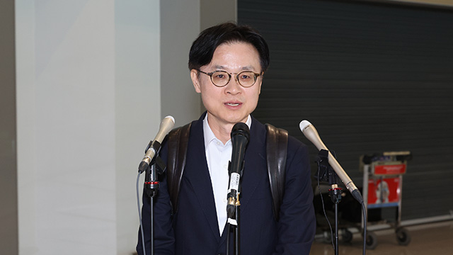 김정관 산업장관, 한미 정상회담 선발대로 출국…“국익 위해 최선”