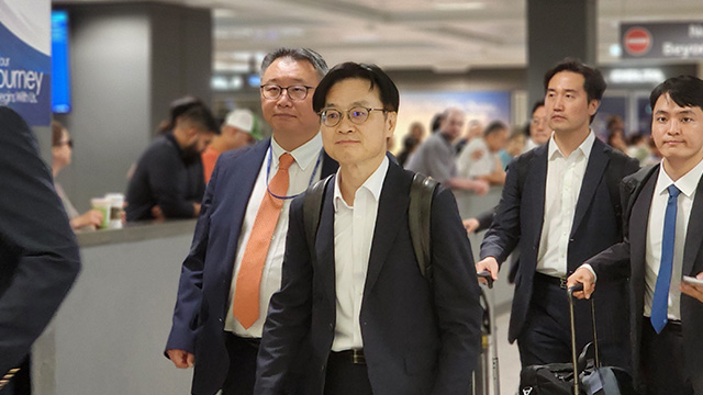김정관 산업부 장관 미국 도착 “정상회담 성공 개최에 최선”