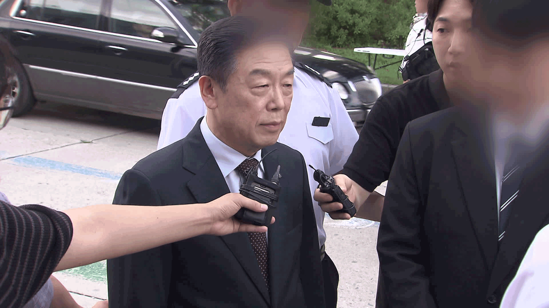 “광복은 연합군 승리 선물”…독립유공자 후손, 독립기념관장 출근 저지