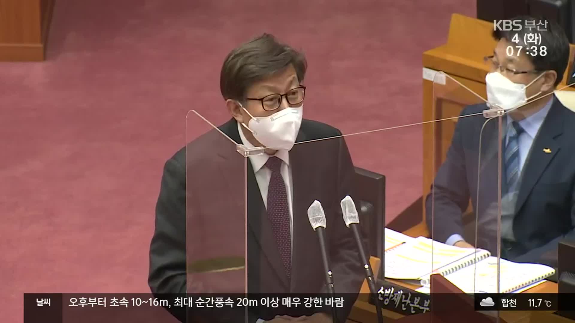 ‘날선 검증 공세’ vs ‘차분한 대응’ 주력