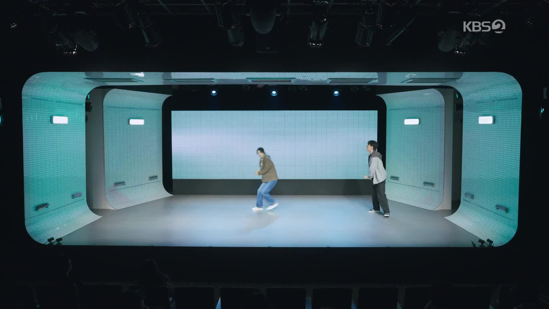 “남녀 배역 따로 없어요!”…세계 최초 ‘젠더 밴딩’ 도입