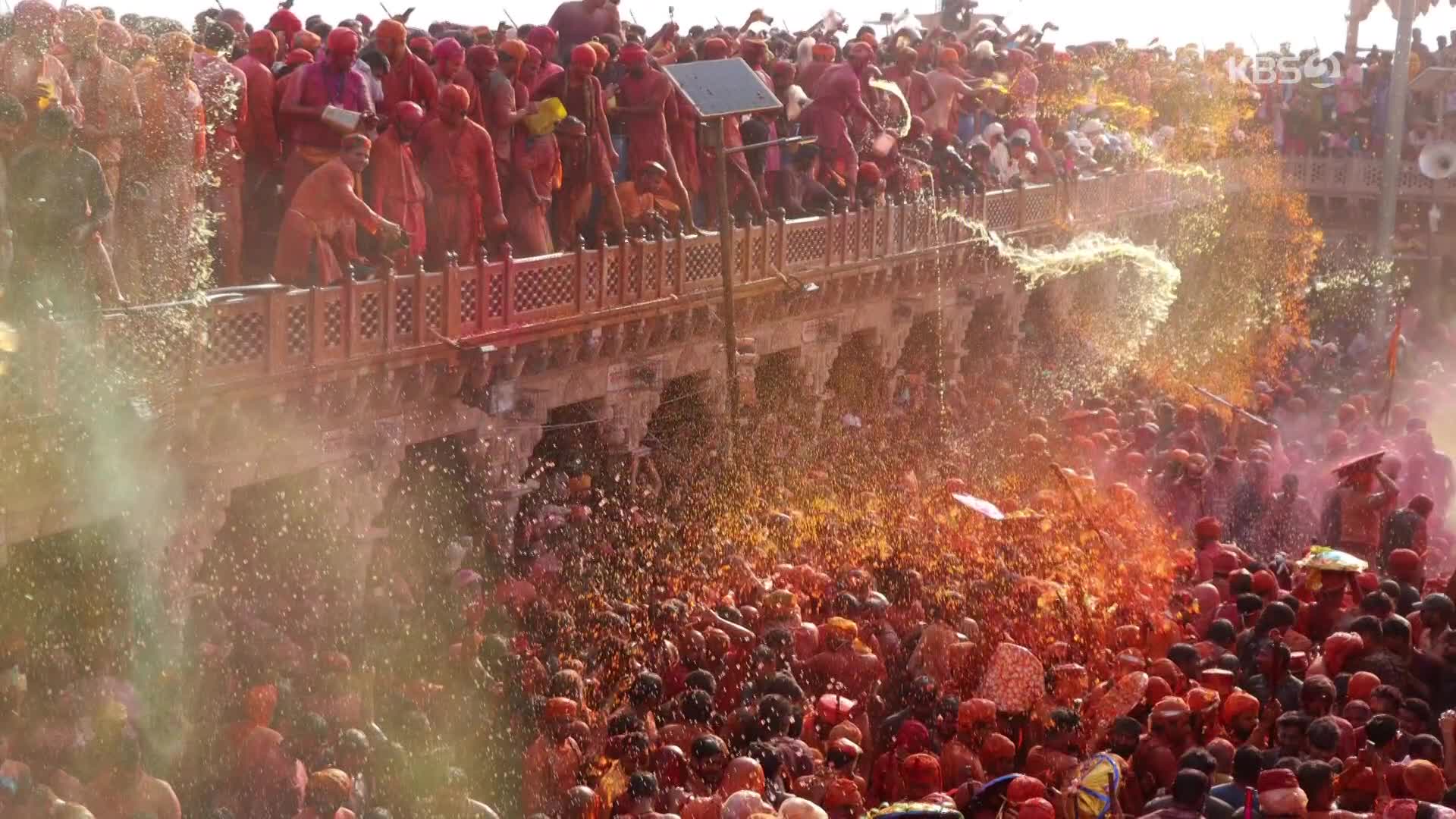 [지구촌 포토] 인도 봄맞이 홀리 축제 시작