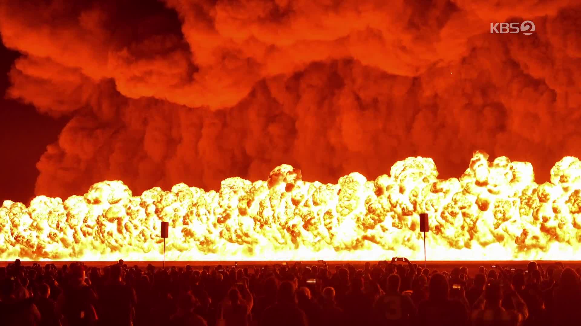 [지구촌 포토] 호주 국제에어쇼 ‘불의 장벽’ 장관