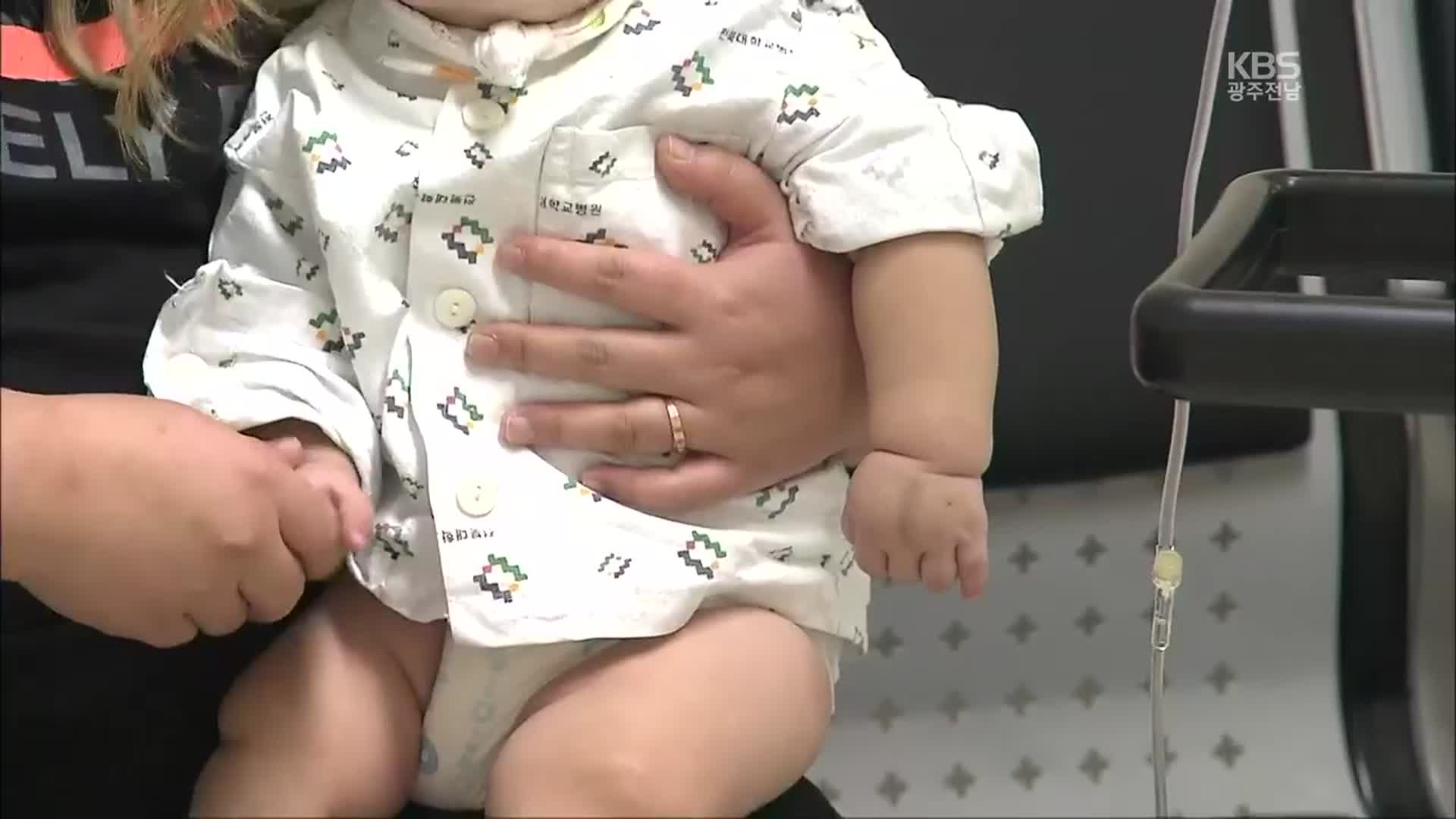 생후 8달 아기, 독감 무료 백신 맞고 마비 증상
