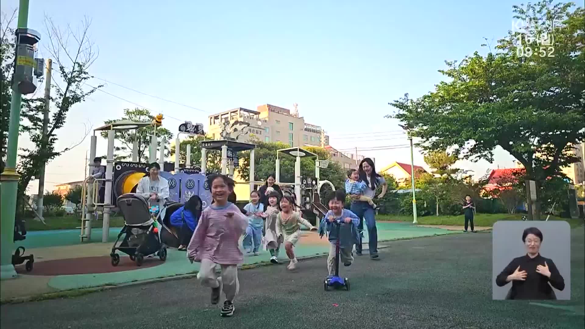 “4명은 둘째 낳고 1명은 임신 중…공동육아 덕분”