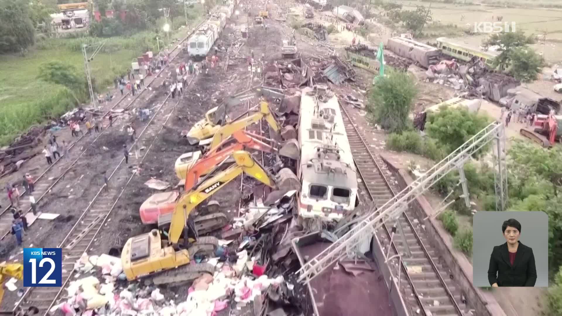 인도 열차 사고, ‘신호 오류’ 가능성…아직도 가족 생사 몰라