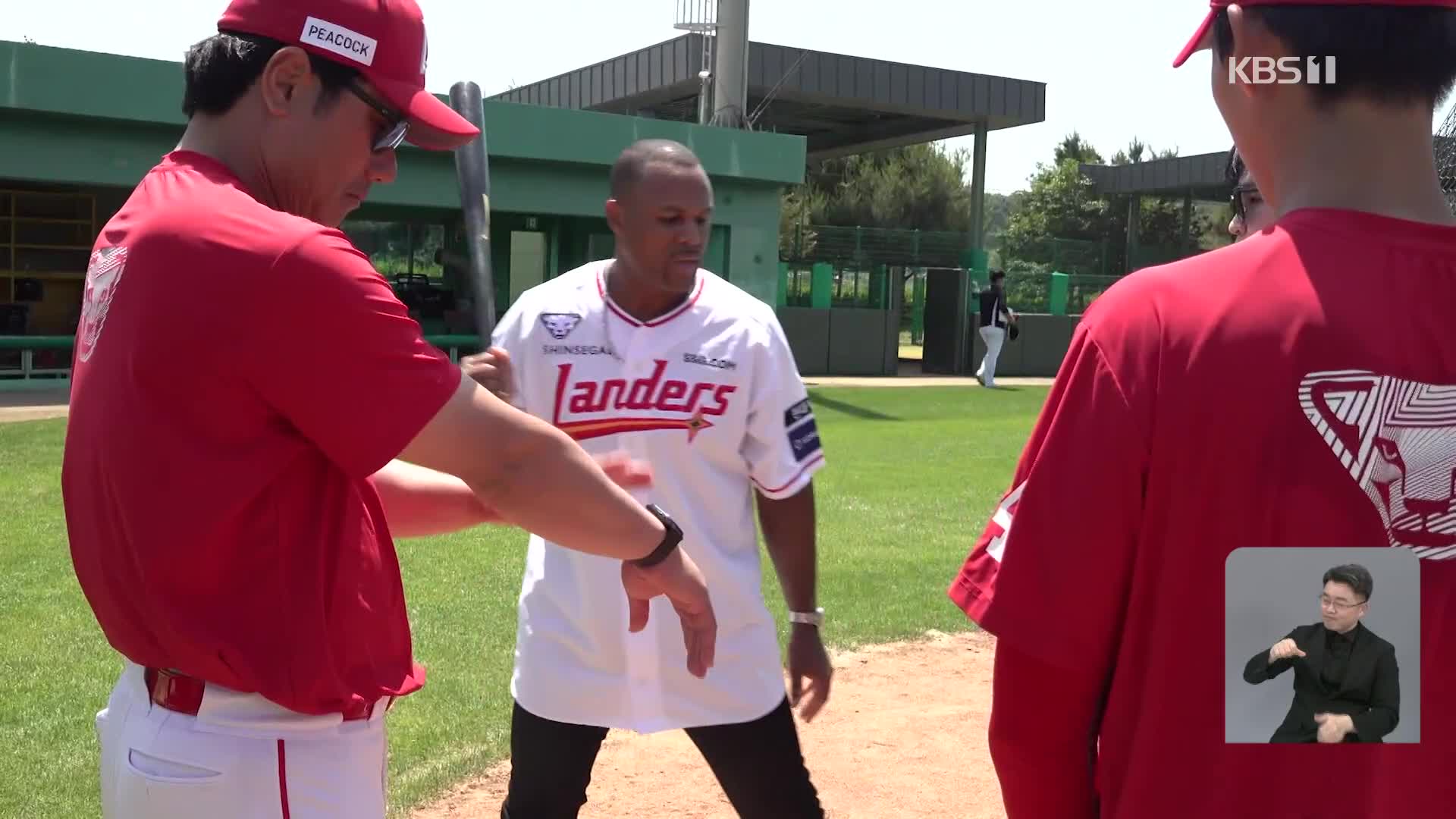BK에 악몽 꾼 MLB ‘무릎쏴 전설’, KBO 유망주에 “술, 이성 멀리해야”