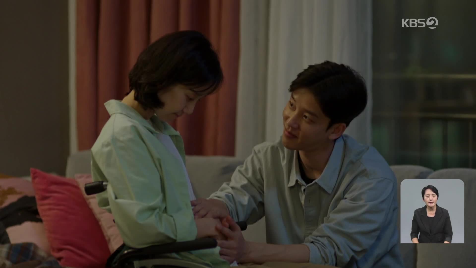 [개봉영화] 장애 여성에게 임신이란 ‘우리 둘 사이에’…사람 사는 이야기 ‘엣 더 벤치’