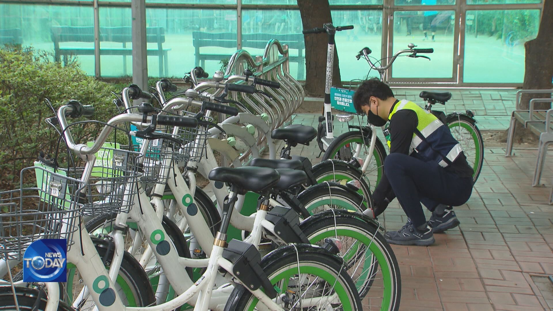 POPULAR PUBLIC BICYCLES TOUGH TO MANAGE