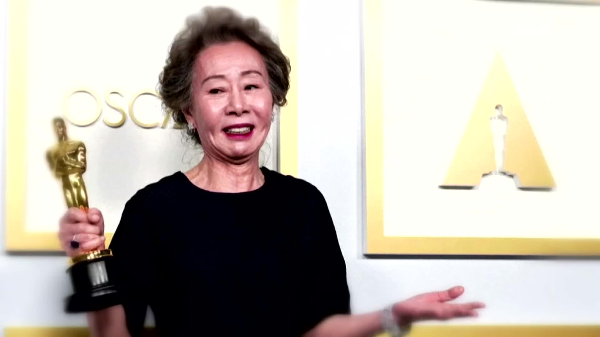 윤여정, 한국 최초 아카데미 여우조연상 수상