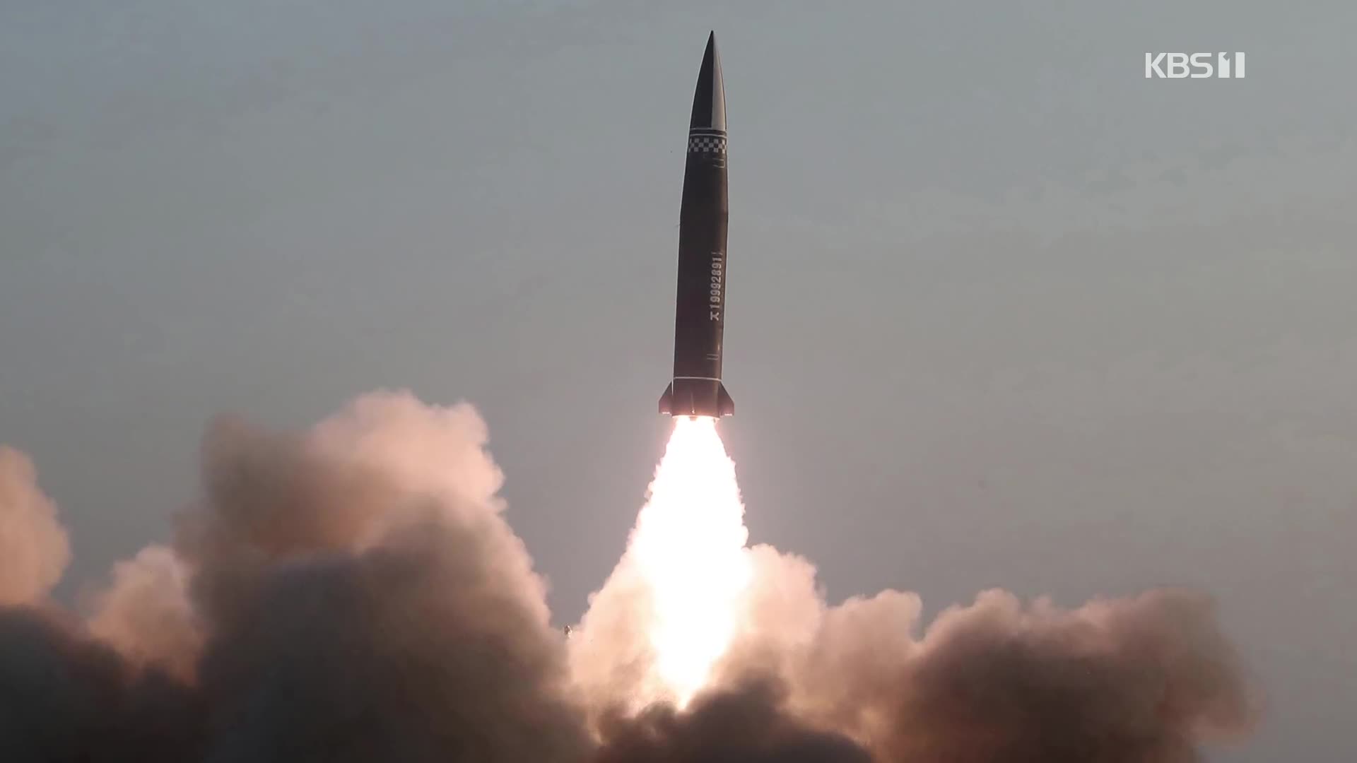 北, ‘유엔 결의 위반’ 탄도미사일 2발 발사…“800km 비행”