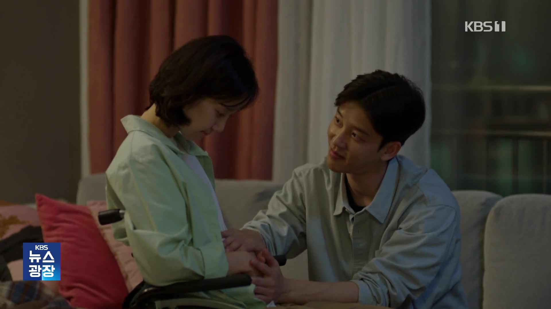 [개봉영화] 장애 여성에게 임신이란 ‘우리 둘 사이에’…사람 사는 이야기 ‘엣 더 벤치’